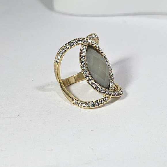 Ring - Picture 5 of 6